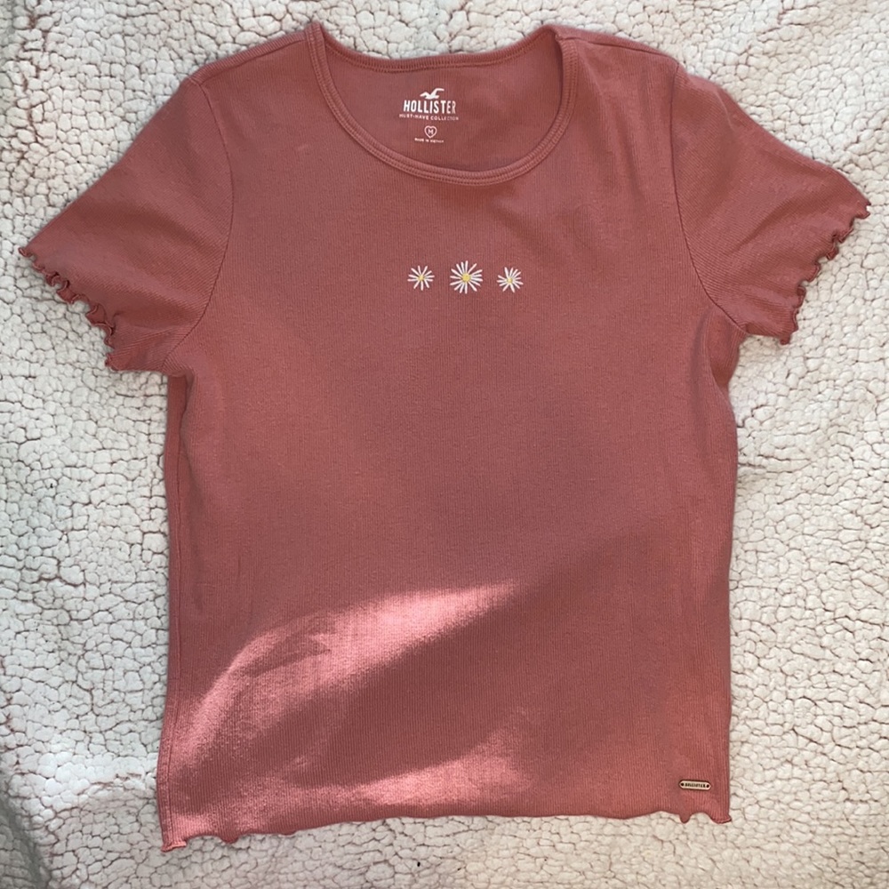 Hollister Lettuce Trim Daisy Top